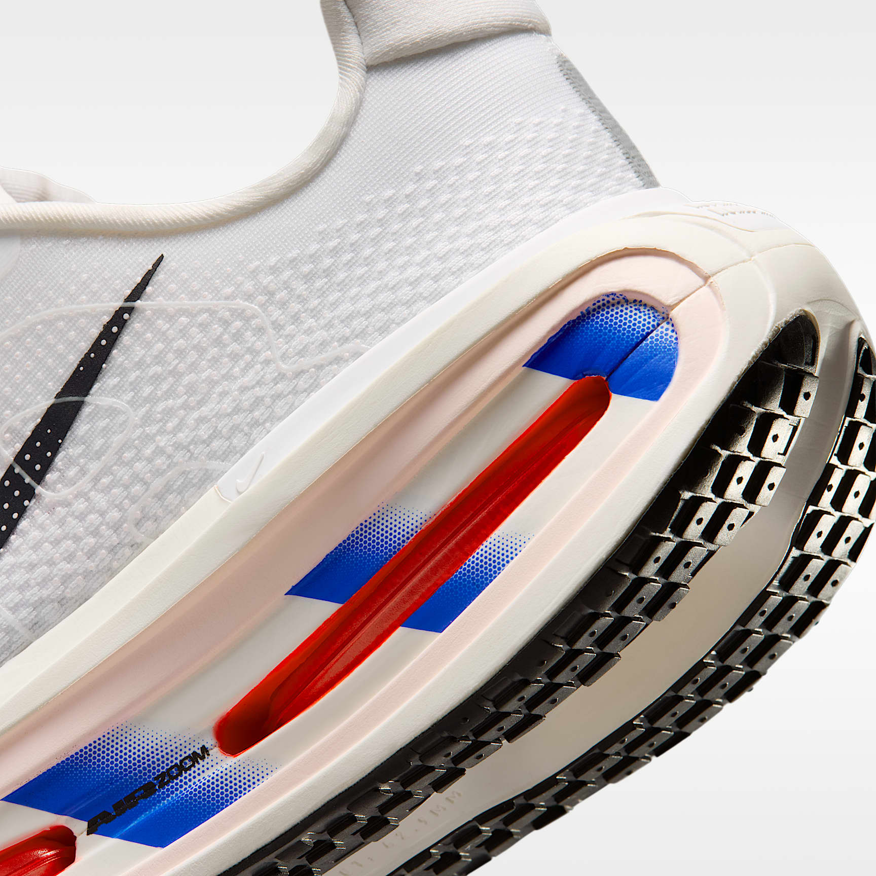 Nike Vomero Premium Straßenlaufschuh (Herren) – Weiß/Racer Blue/Bright Crimson/Schwarz