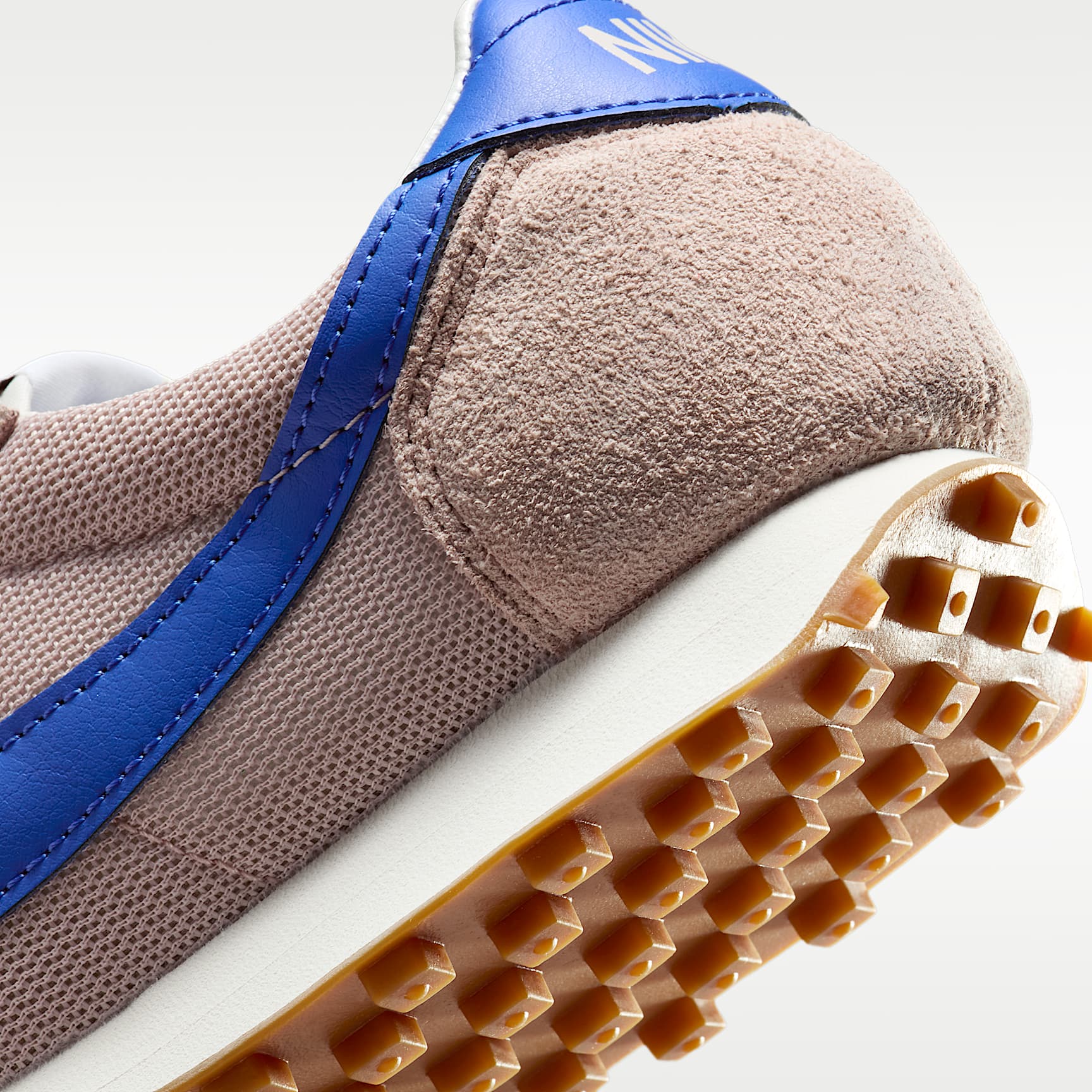 Nike LD-1000 Schuh (Damen) – Silt Red/Sail/Gum Medium Brown/Game Royal