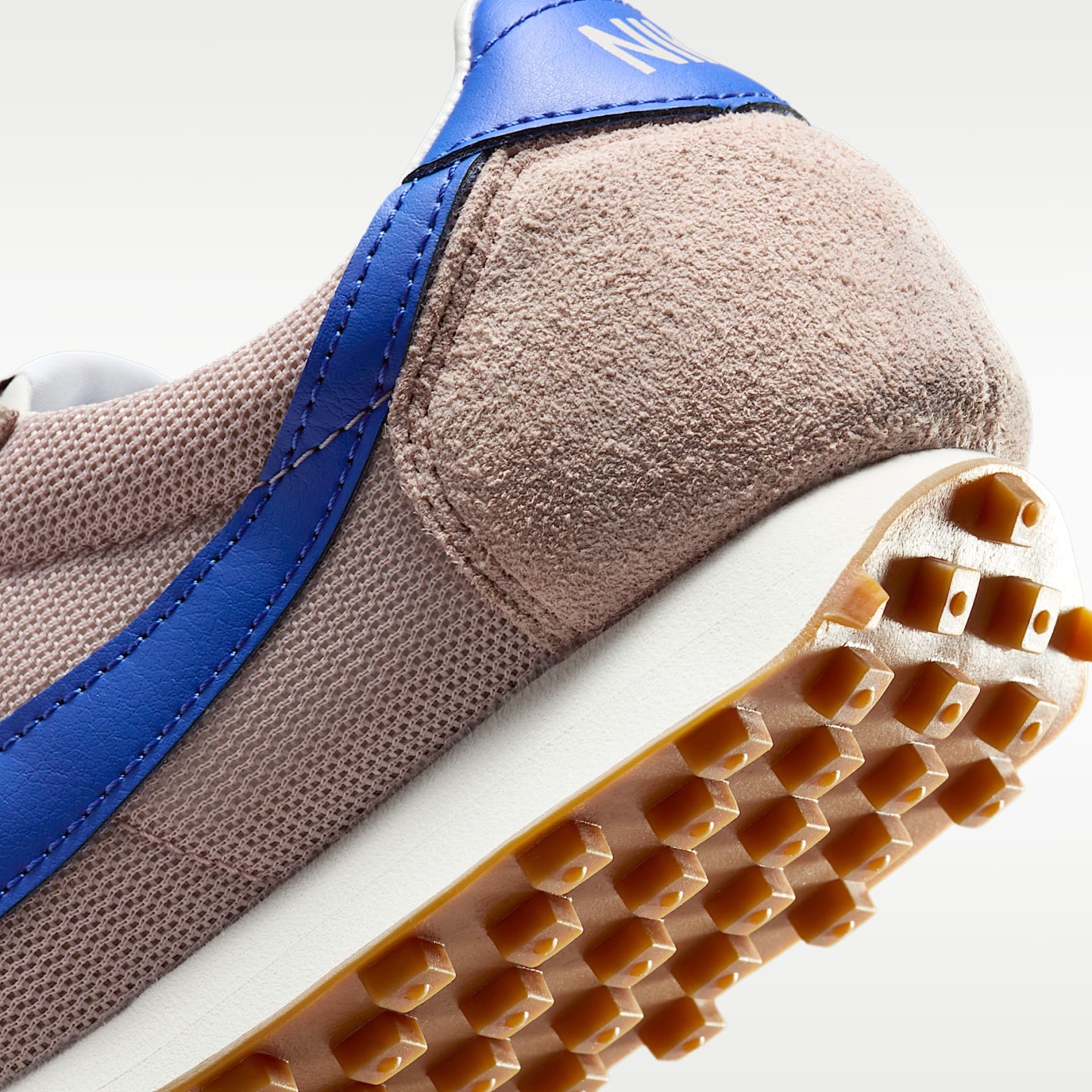 Nike LD-1000 Schuh (Damen) – Silt Red/Sail/Gum Medium Brown/Game Royal