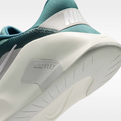 Nike Flex Train Workout-Schuh (Herren) – Mineral Slate/Spruce Aura/Photon Dust/Weiß