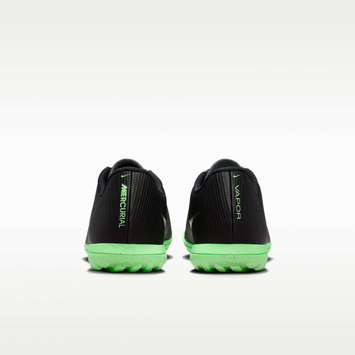 Nike Mercurial Vapor 17 Club Low-Top-Fußballschuh für Turf – Schwarz/Schwarz/Illusion Green