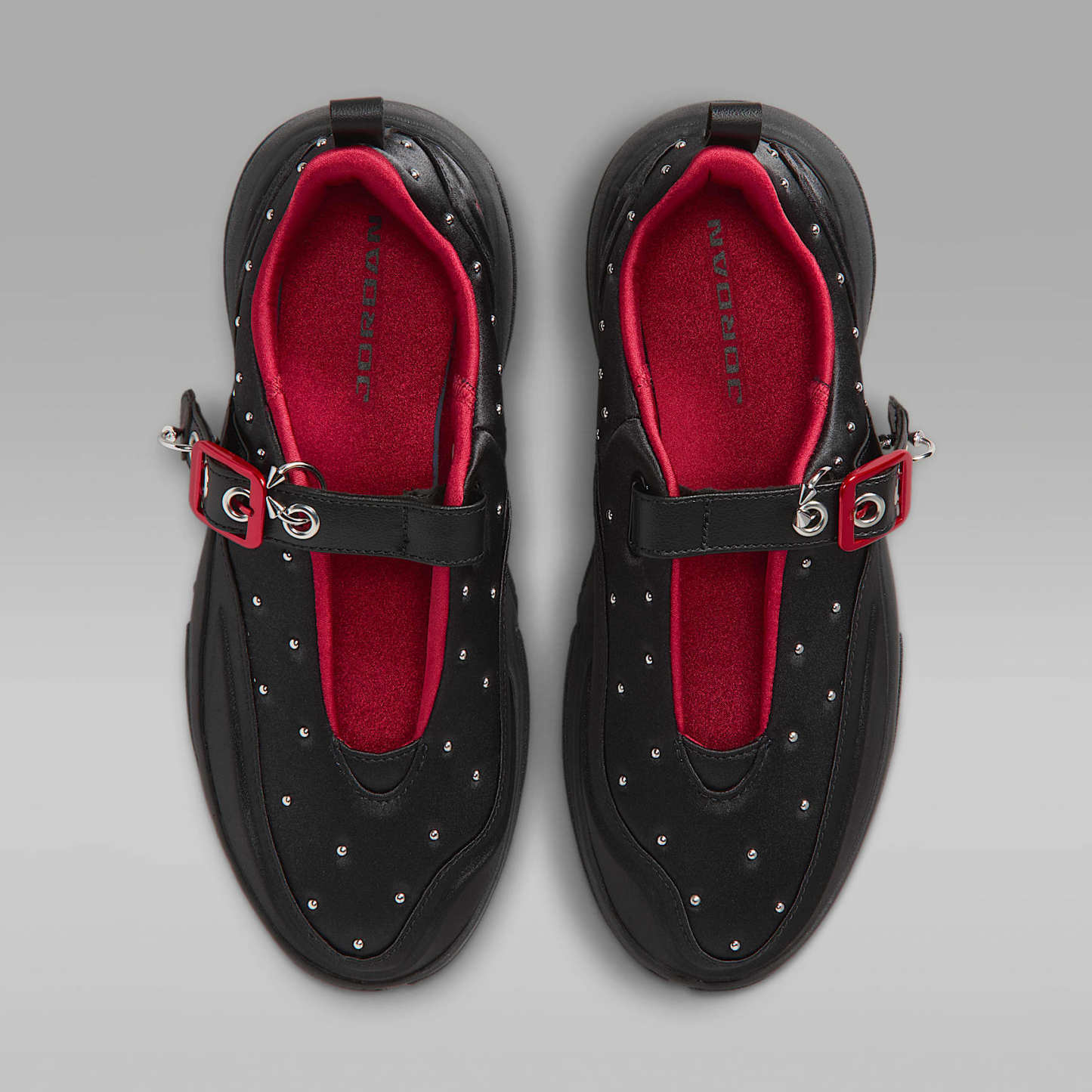 Jordan Pointe Schuh (Damen) – Weiß/Schwarz/Metallic Silver/University Red