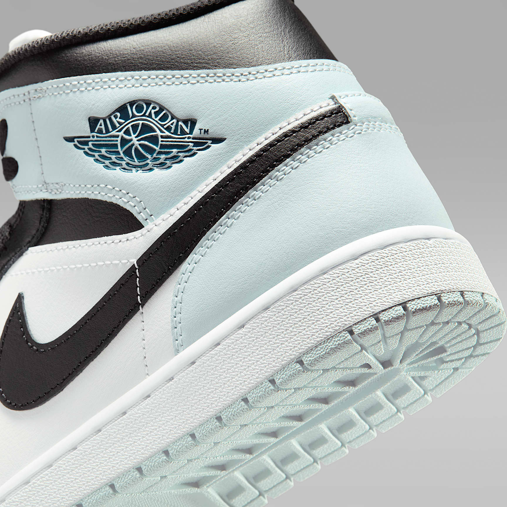 Air Jordan 1 Mid Herrenschuh – Schwarz/Aura/Weiß/Squadron Blue