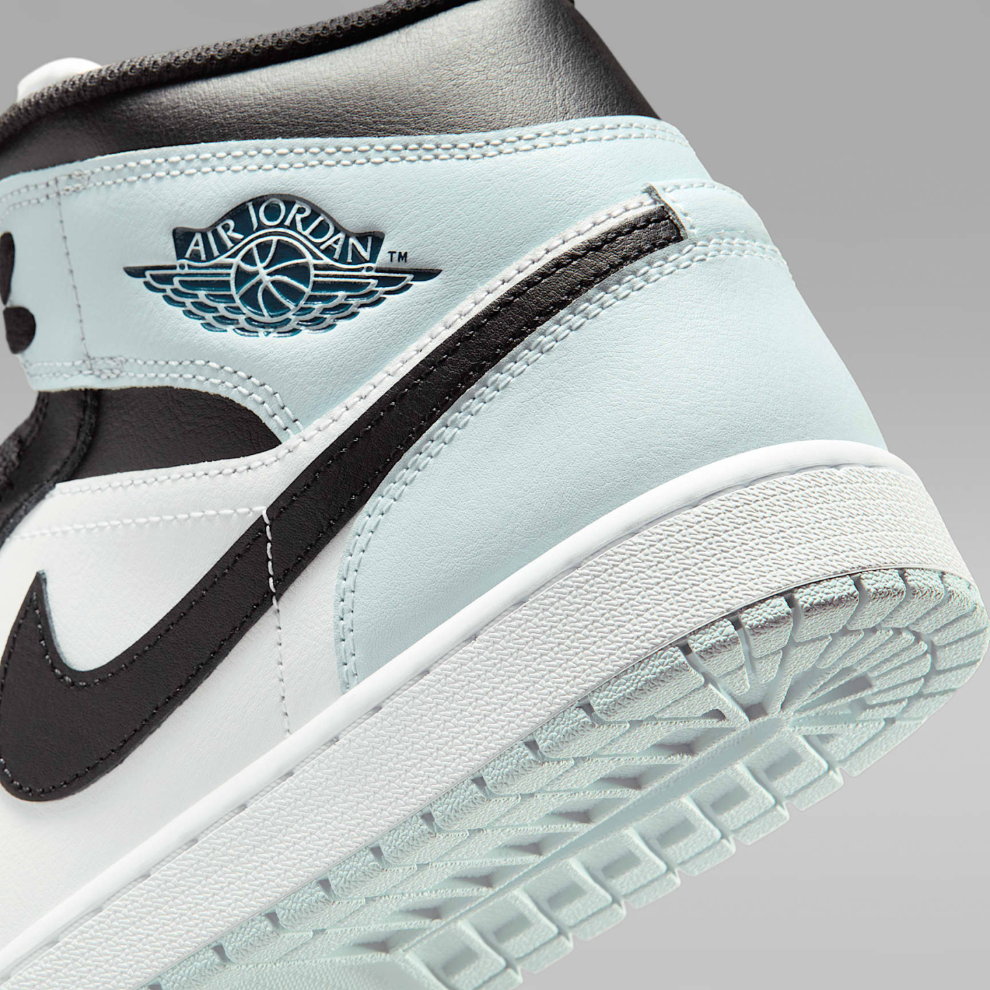Air Jordan 1 Mid Herrenschuh – Schwarz/Aura/Weiß/Squadron Blue