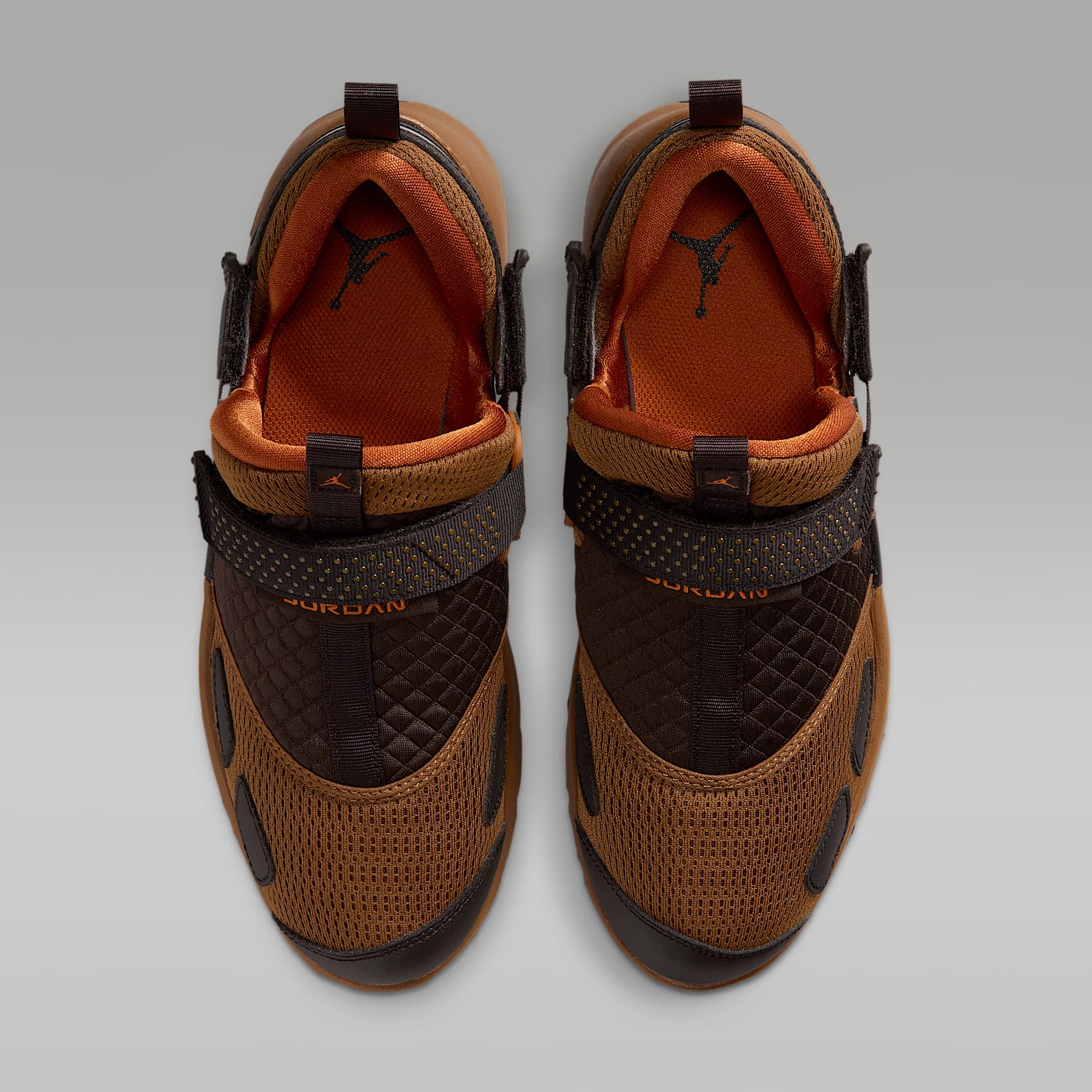 Jordan Trunner LX Schuh (Damen) – Light British Tan/Reflective Silver/Weiß/Desert Orange