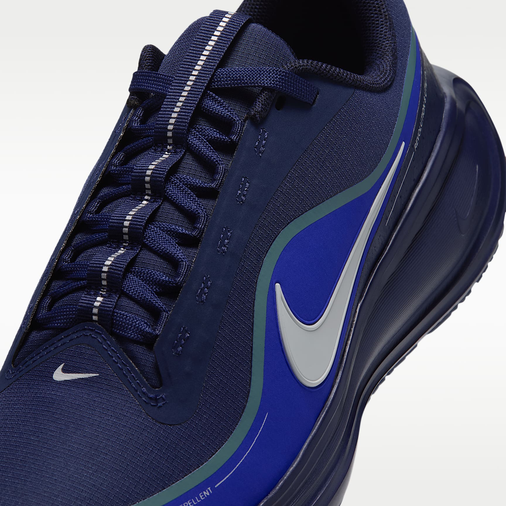 Nike Revolution 8 Utility Straßenlaufschuh (Herren) – Midnight Navy/Racer Blue/Smokey Blue/Grey Mist
