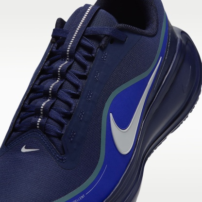 Nike Revolution 8 Utility Straßenlaufschuh (Herren) – Midnight Navy/Racer Blue/Smokey Blue/Grey Mist