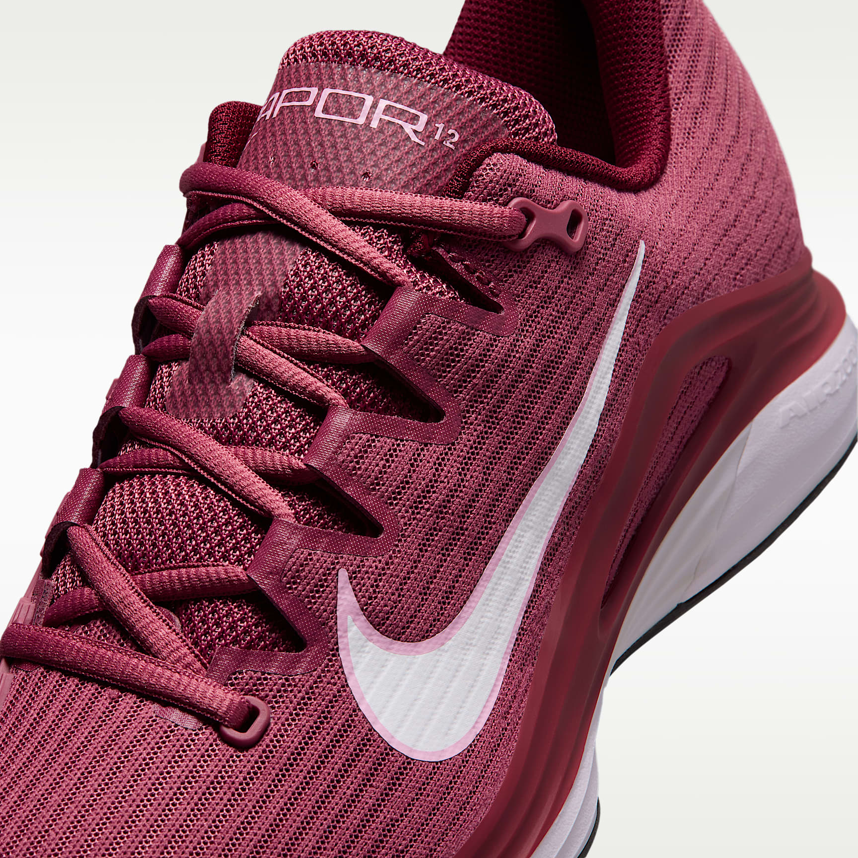 Nike Vapor 12 Tennisschuh für Clay Courts (Damen) – Pink Smoke/Vast Grey/Schwarz/Weiß