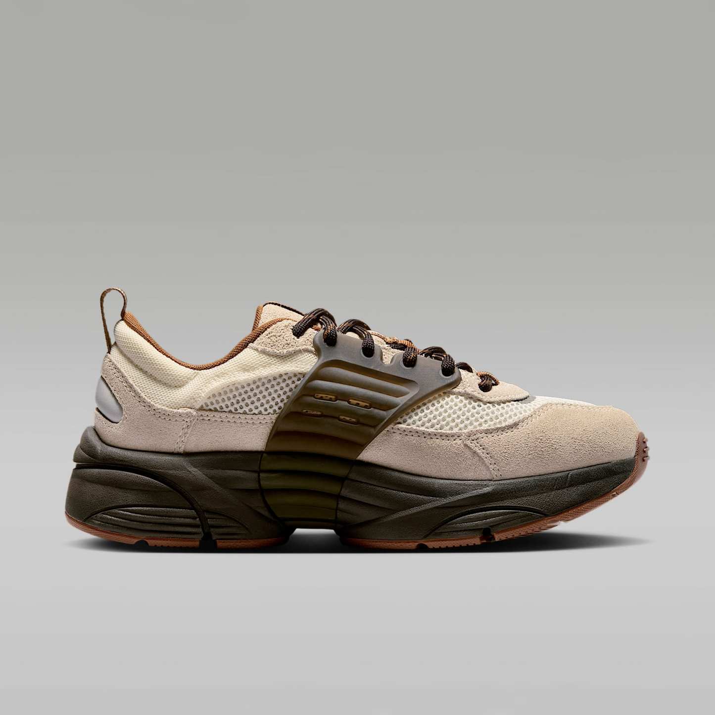 Jordan Trunner O/S Damenschuhe – Soft Pearl/Shadow Brown/Reflective Silver/Light British Tan