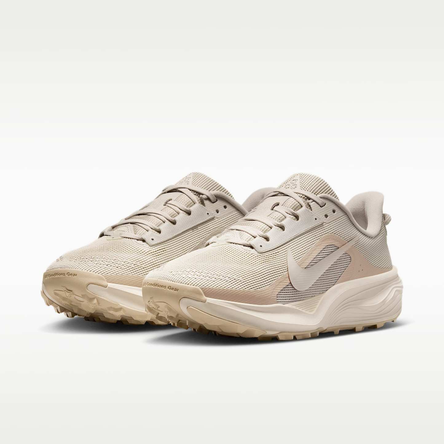 Nike ACG Pegasus Trail Traillaufschuh (Damen) – Cream II/Light Orewood Brown/Safety Orange/Cream II