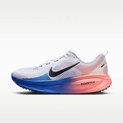Nike Vomero 18 Straßenlaufschuh (Herren) – Weiß/Racer Blue/Atomic Pink/Schwarz