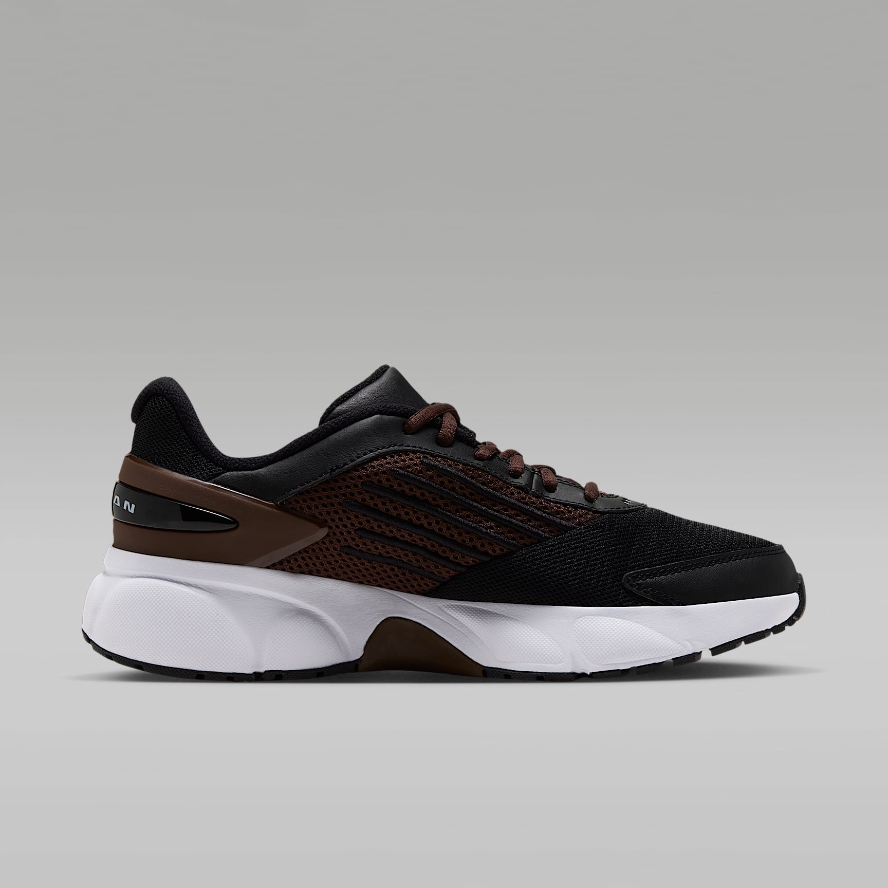 Jordan Trunner Flow Damenschuhe – Schwarz/Cacao Wow/Cacao Wow/Weiß