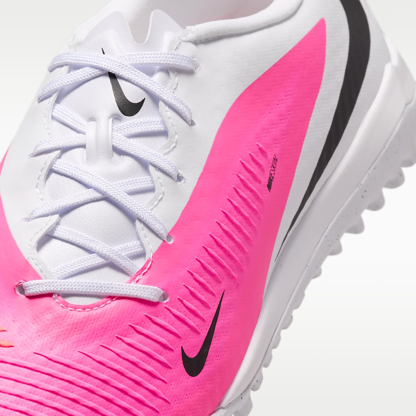 Nike Phantom 6 Low Academy Fußballschuh für Turf – Multi-Color/Schwarz