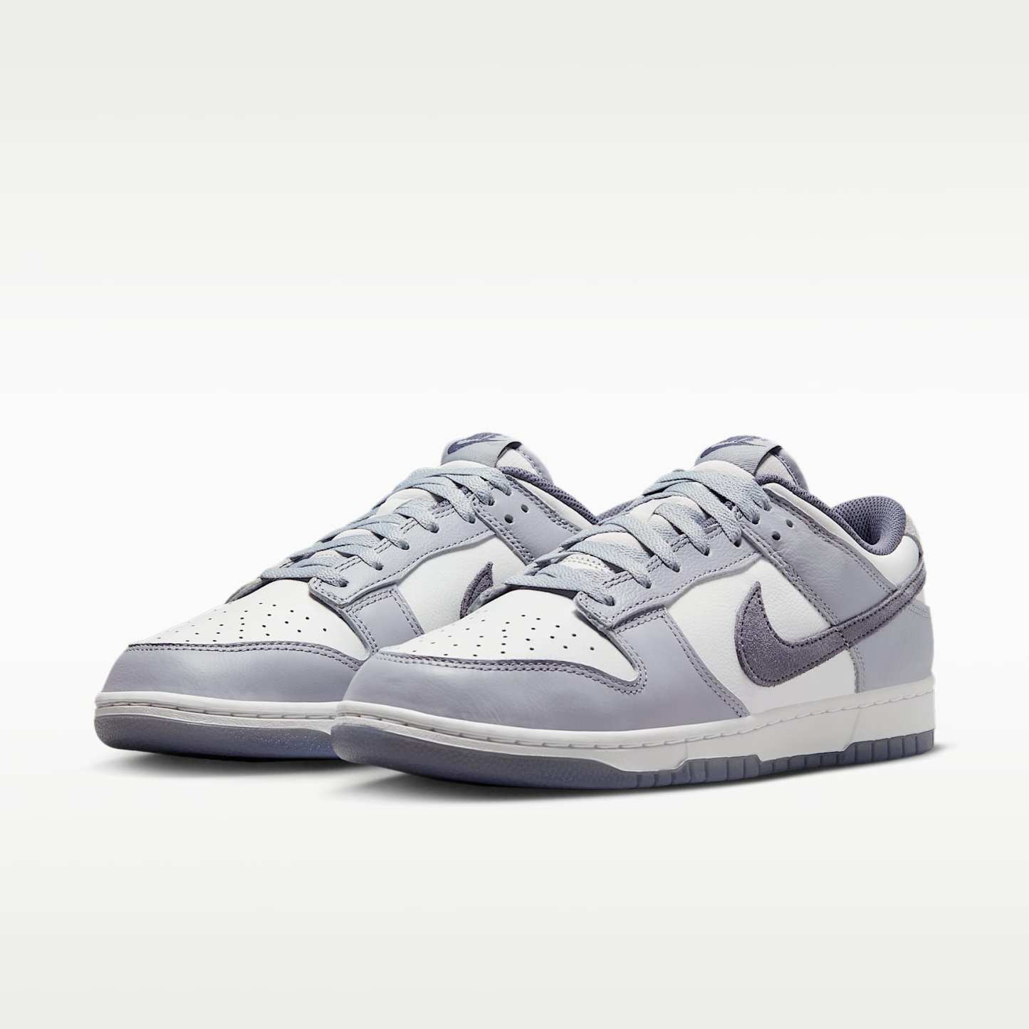 Nike Dunk Low Retro SE Herrenschuh – Weiß/Platinum Tint/Pure Platinum/Light Carbon