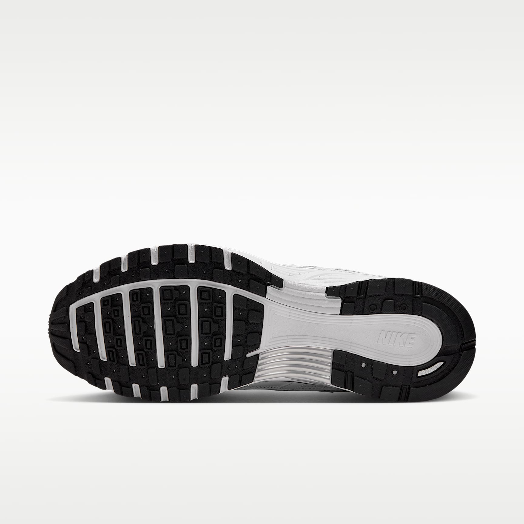 Nike P-6000 Schuh – Weiß/Schwarz/Metallic Silver