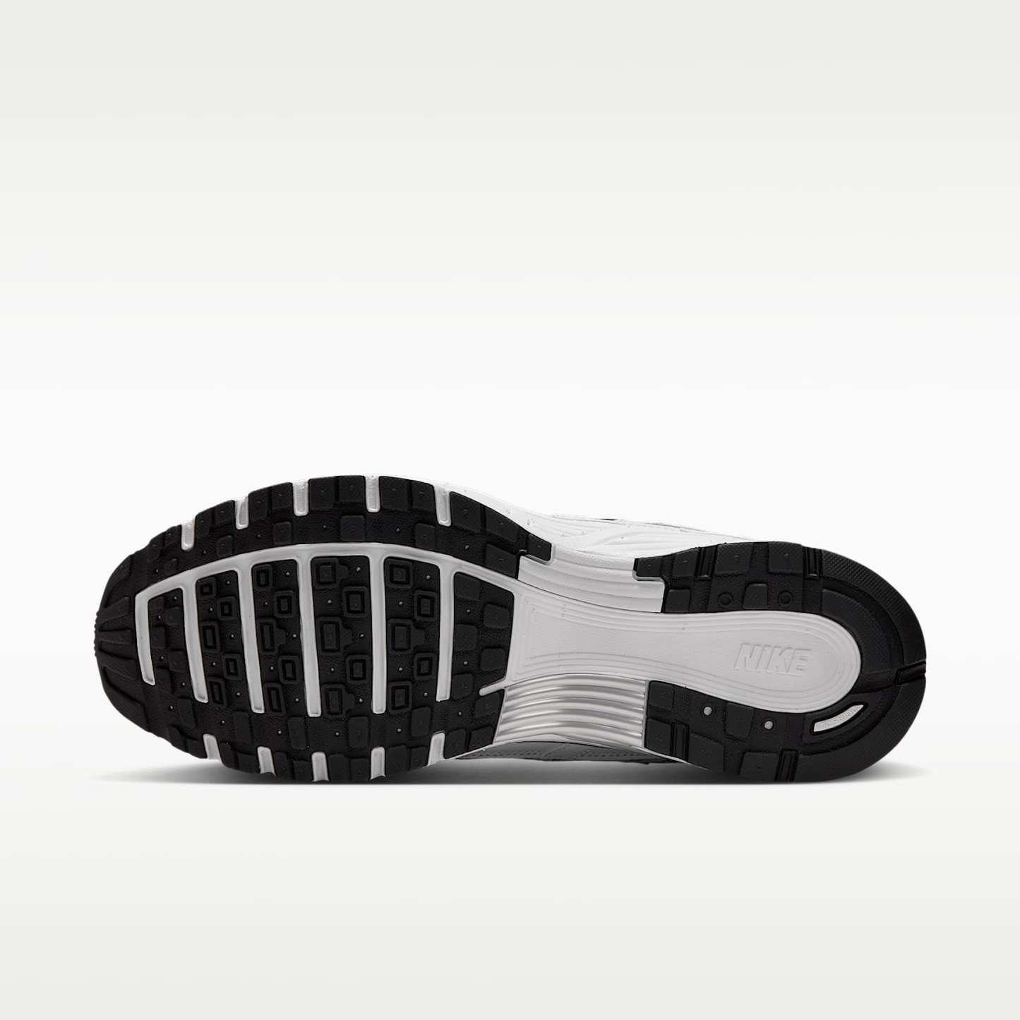 Nike P-6000 Schuh – Weiß/Schwarz/Metallic Silver