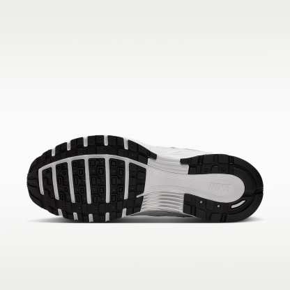 Nike P-6000 Schuh – Weiß/Schwarz/Metallic Silver