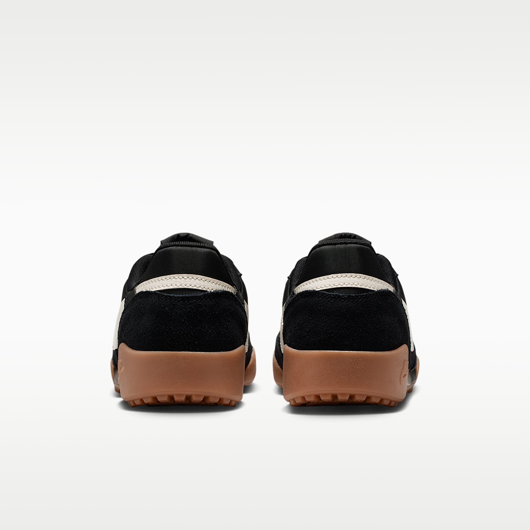 Nike Terra Manta Suede (Damen) – Schwarz/Gum Medium Brown/Sail