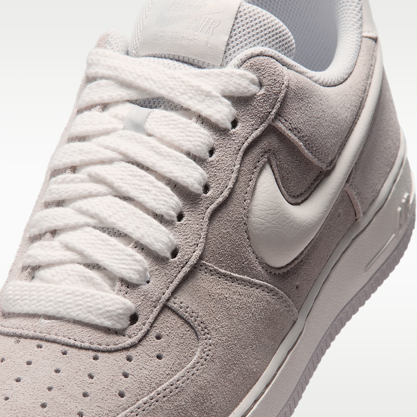 Nike Air Force 1 '07 LV8 Schuh (Herren) – Vast Grey/Sail
