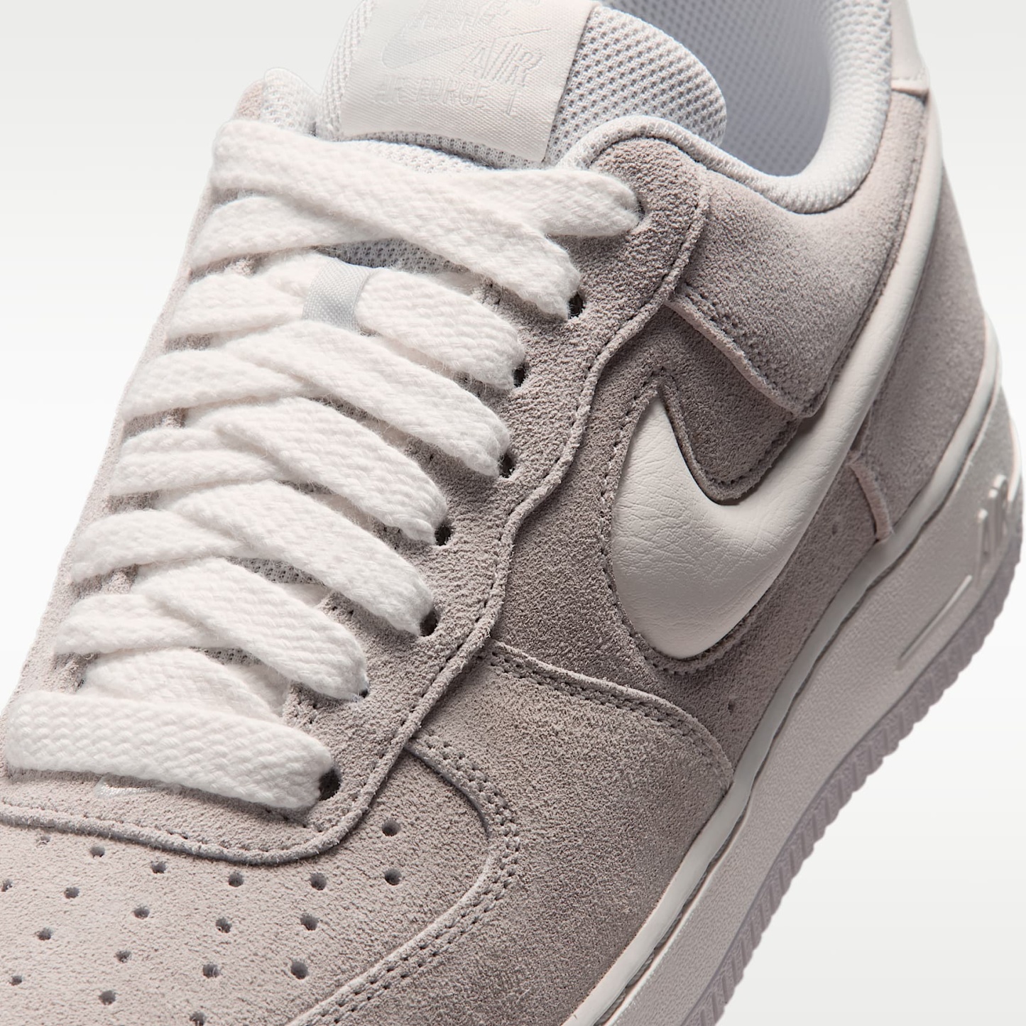 Nike Air Force 1 '07 LV8 Schuh (Herren) – Vast Grey/Sail