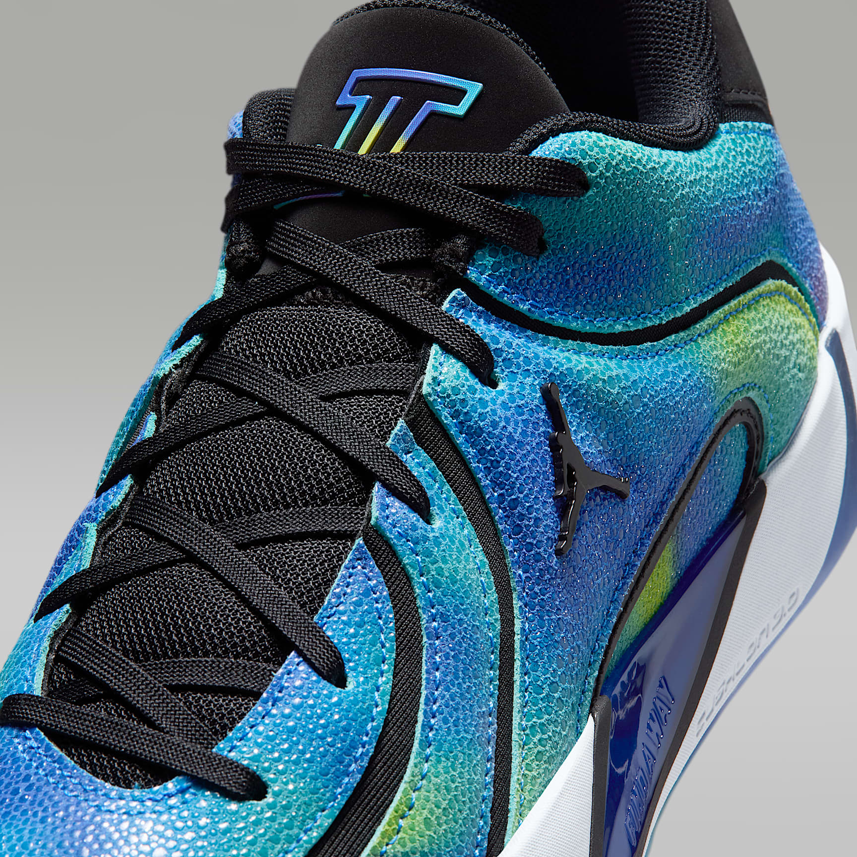 Tatum 4 "Playoffs" Basketballschuh – Red Plum/Hyper Royal/Yellow Strike/Schwarz