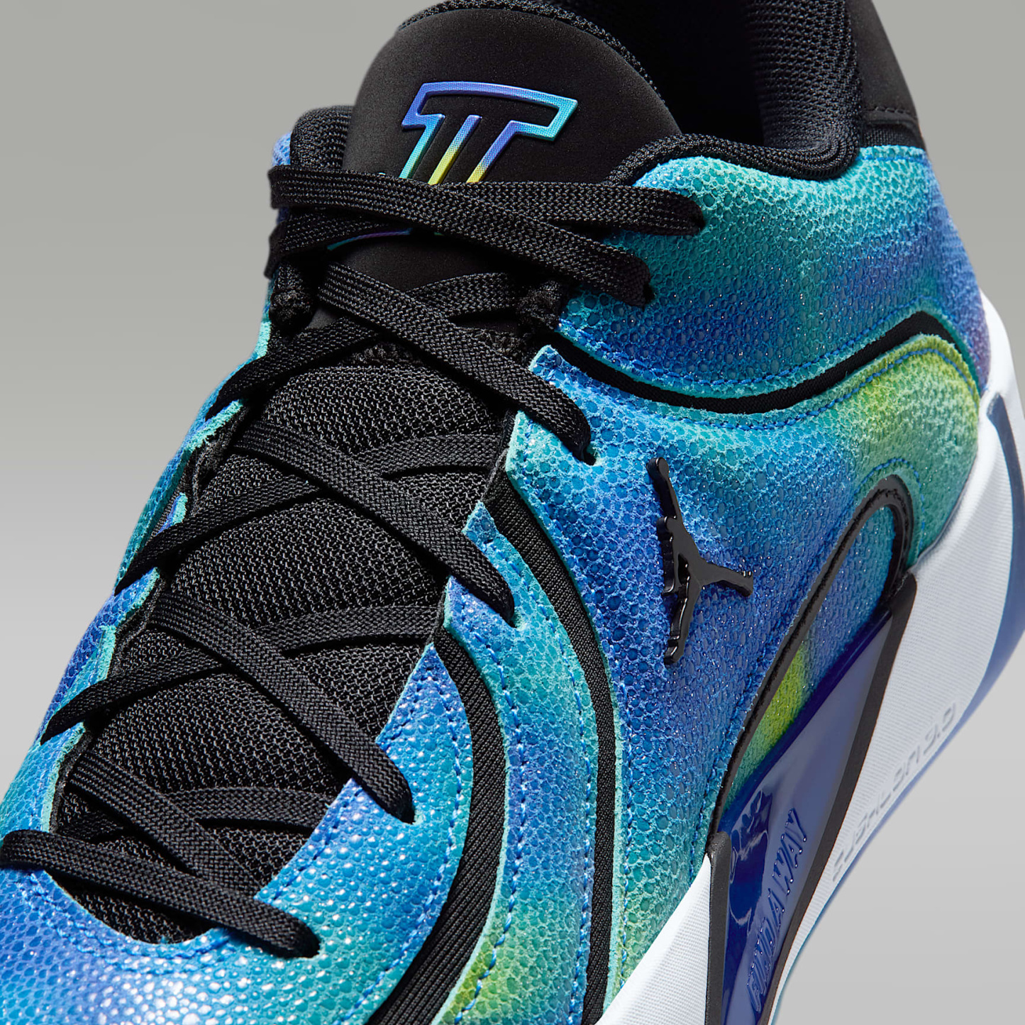 Tatum 4 "Playoffs" Basketballschuh – Red Plum/Hyper Royal/Yellow Strike/Schwarz