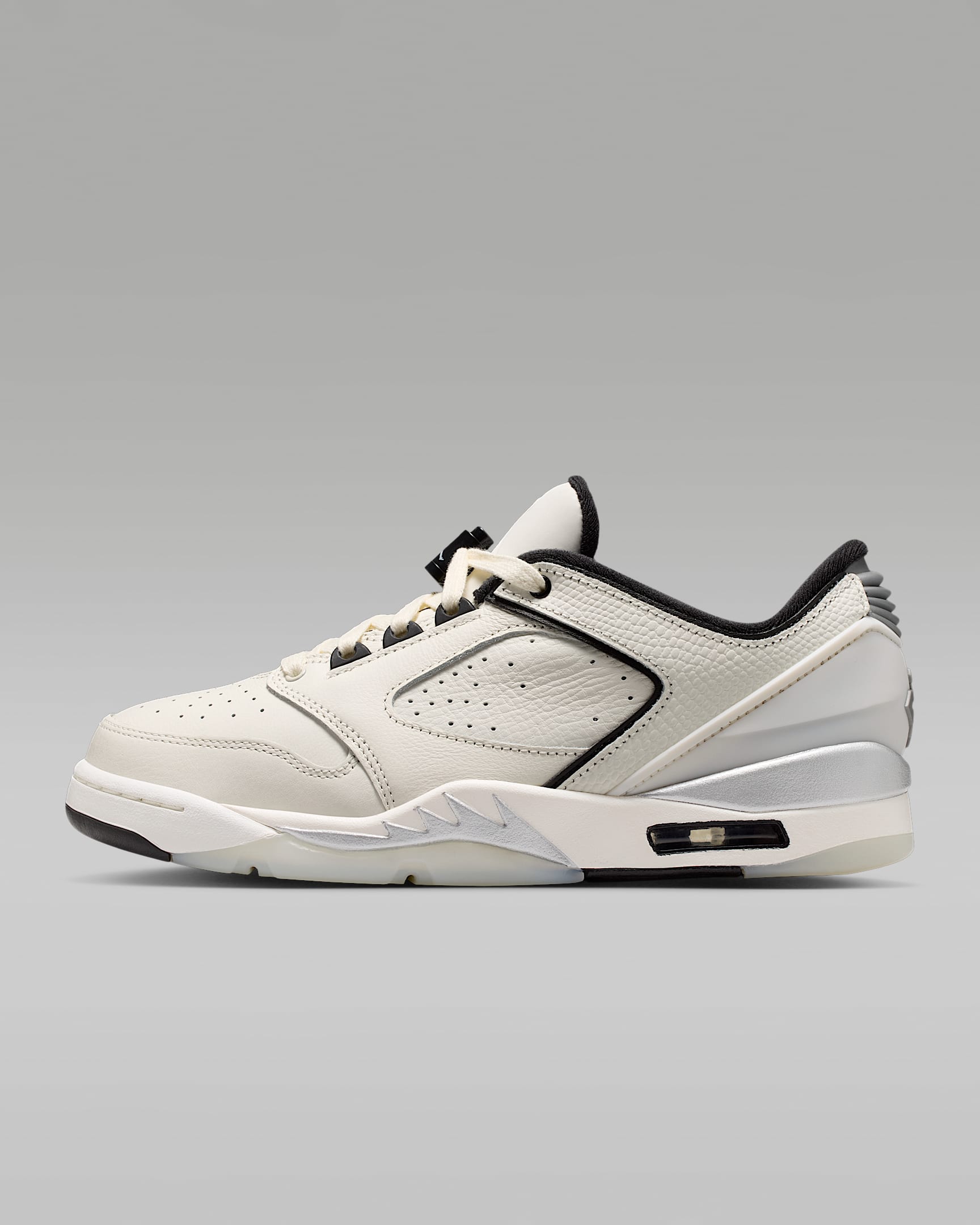 Jordan Sixty Plus Low Damenschuh – Sail/Schwarz/Swan/Metallic Silver