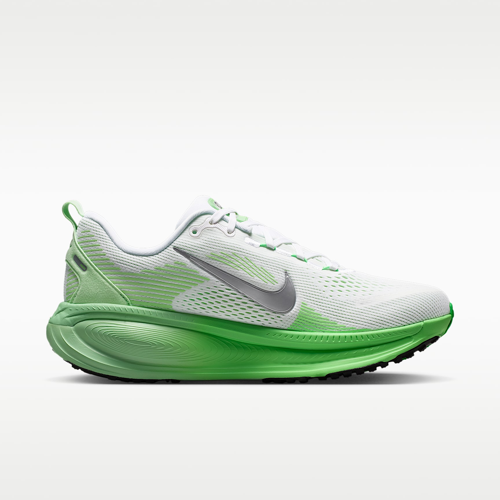 Nike Vomero 18 Straßenlaufschuh (Damen) – Weiß/Illusion Green/Court Green/Metallic Silver