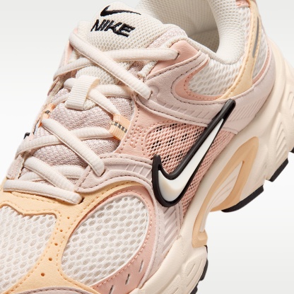Nike V5 RNR Schuh (Damen) – Chalk/Silt Red/Arctic Orange/Chalk