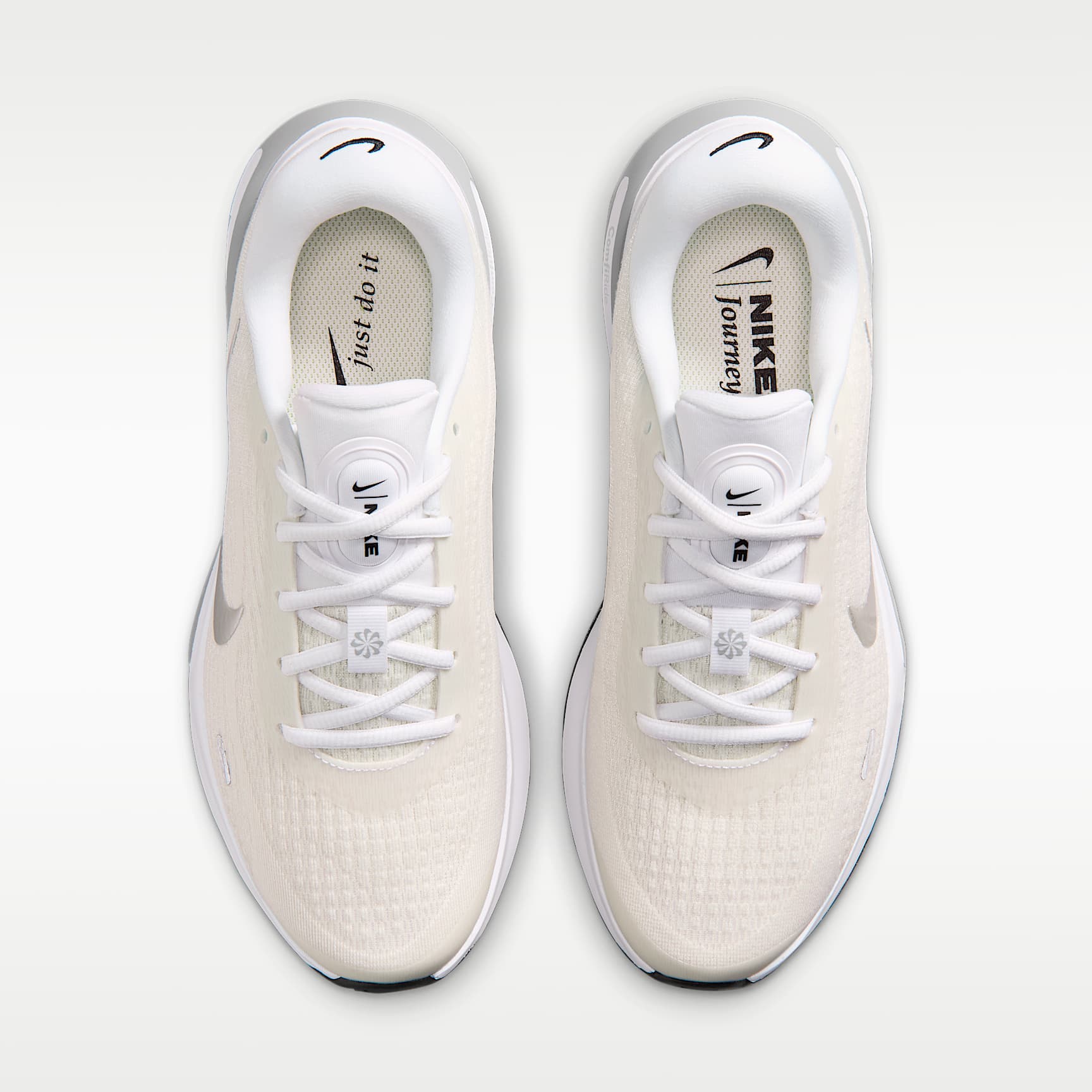 Nike Journey Run Straßenlaufschuh für Damen – Weiß/Sail/Schwarz/Metallic Silver