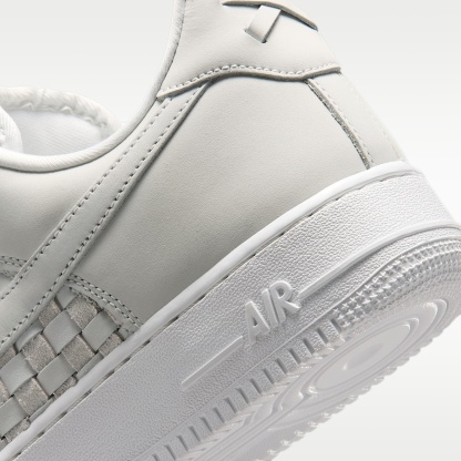 Nike Air Force 1 Low Retro Premium Schuh (Herren) – Summit White/Team Red/Metallic Silver/Summit White