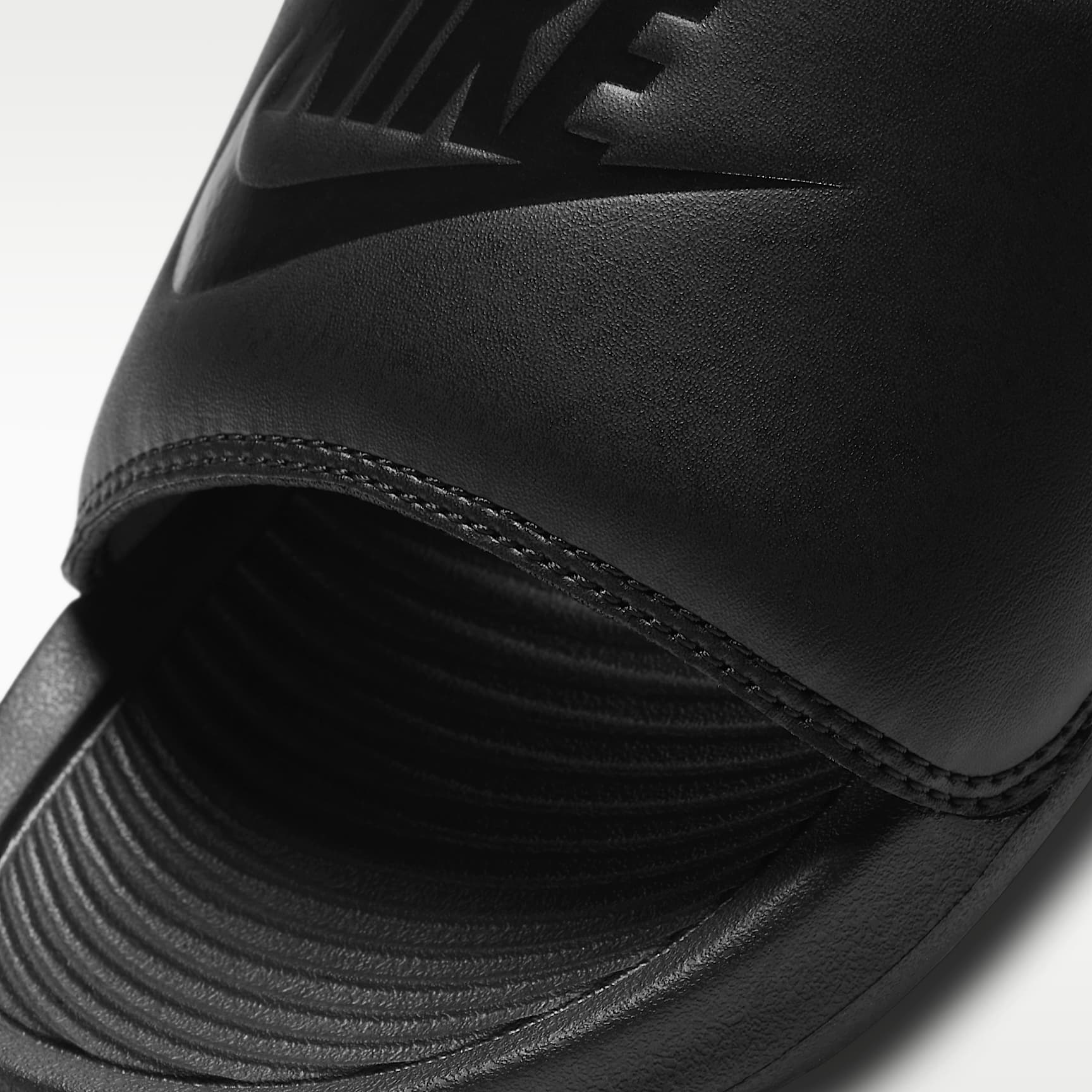 Nike Victori One Damen-Badeslipper – Schwarz/Schwarz/Schwarz