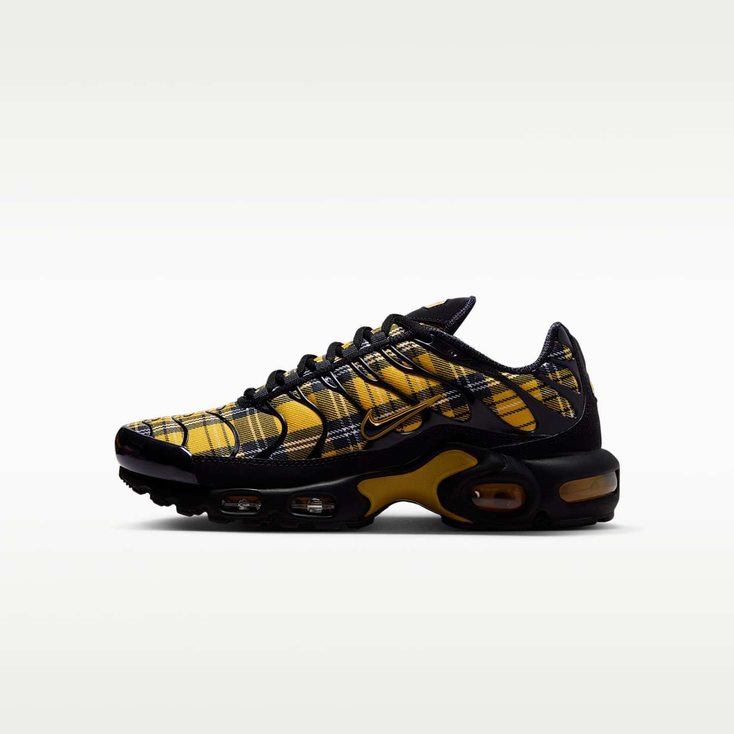 Nike Air Max Plus Schuh (Damen) – Schwarz/Weiß/Yellow Ochre