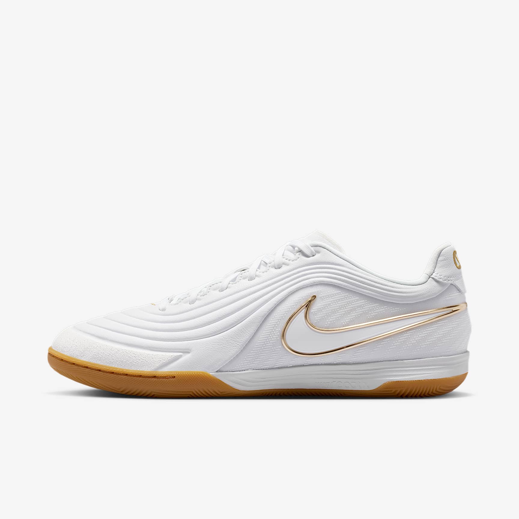 Nike Tiempo Reactgato Low Top Fußballschuh für Hallen- und Hartplätze – Weiß/Metallic Gold