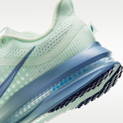 Nike Pegasus Premium Straßenlaufschuh (Damen) – Barely Green/Work Blue/Football Grey/Blue Void