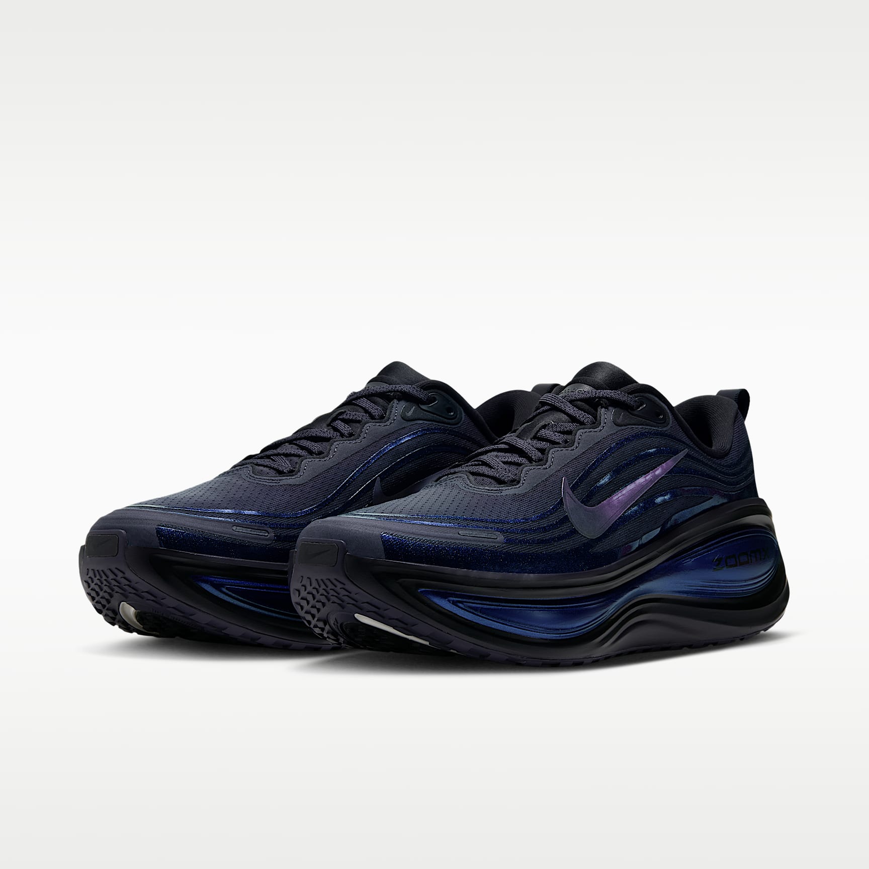 Nike Vomero Plus Straßenlaufschuh (Herren) – Gridiron/Schwarz/Team Black/Multi-Color