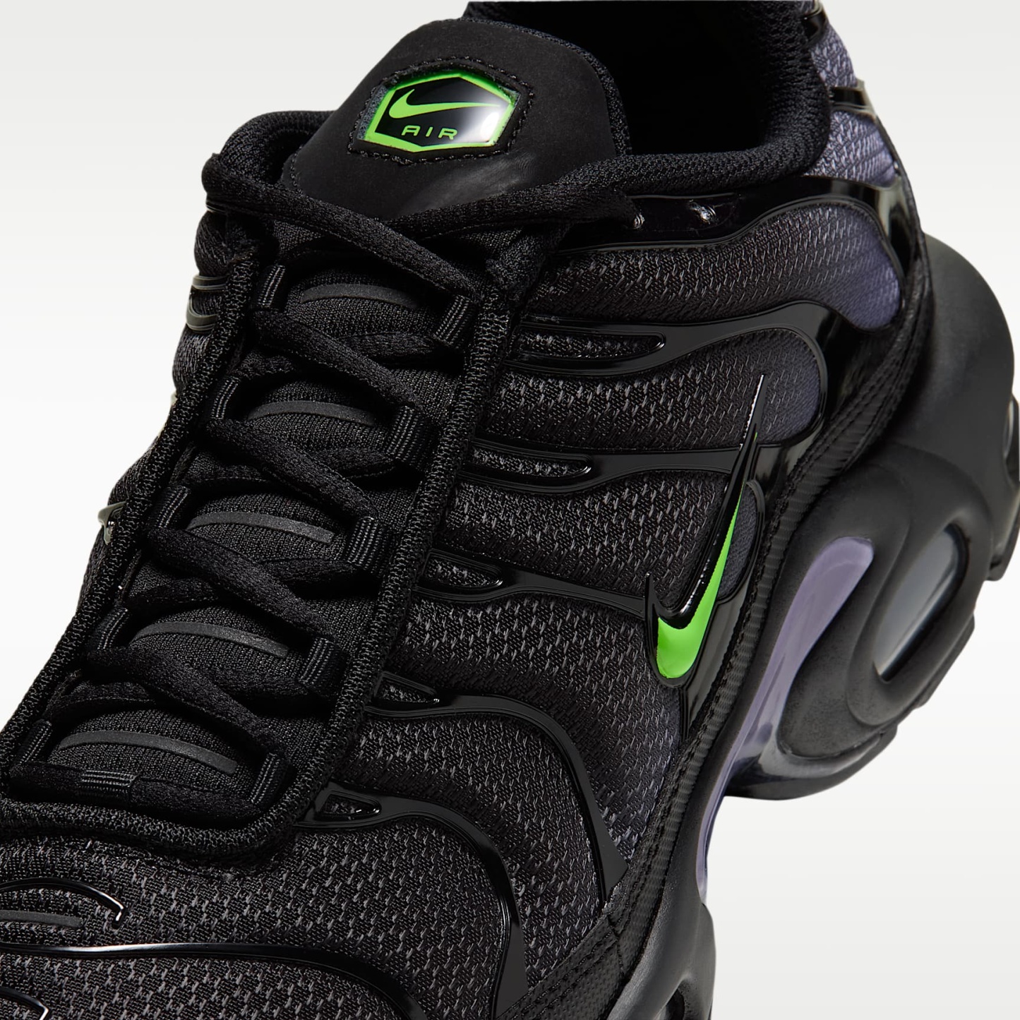 Nike Air Max Plus Schuh (Herren) – Schwarz/Canyon Purple/Electric Green