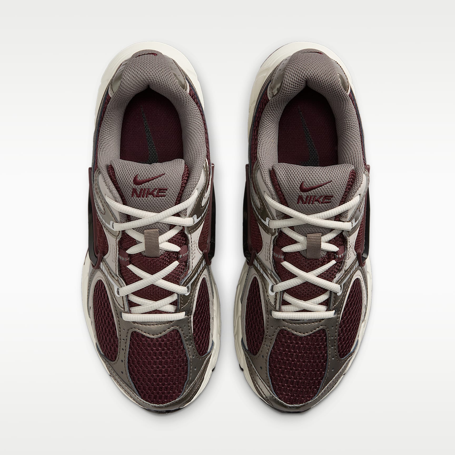 Nike V5 RNR Schuh mit reflektierenden Akzenten (Damen) – Burgundy Crush/College Grey/Light Orewood Brown/Schwarz