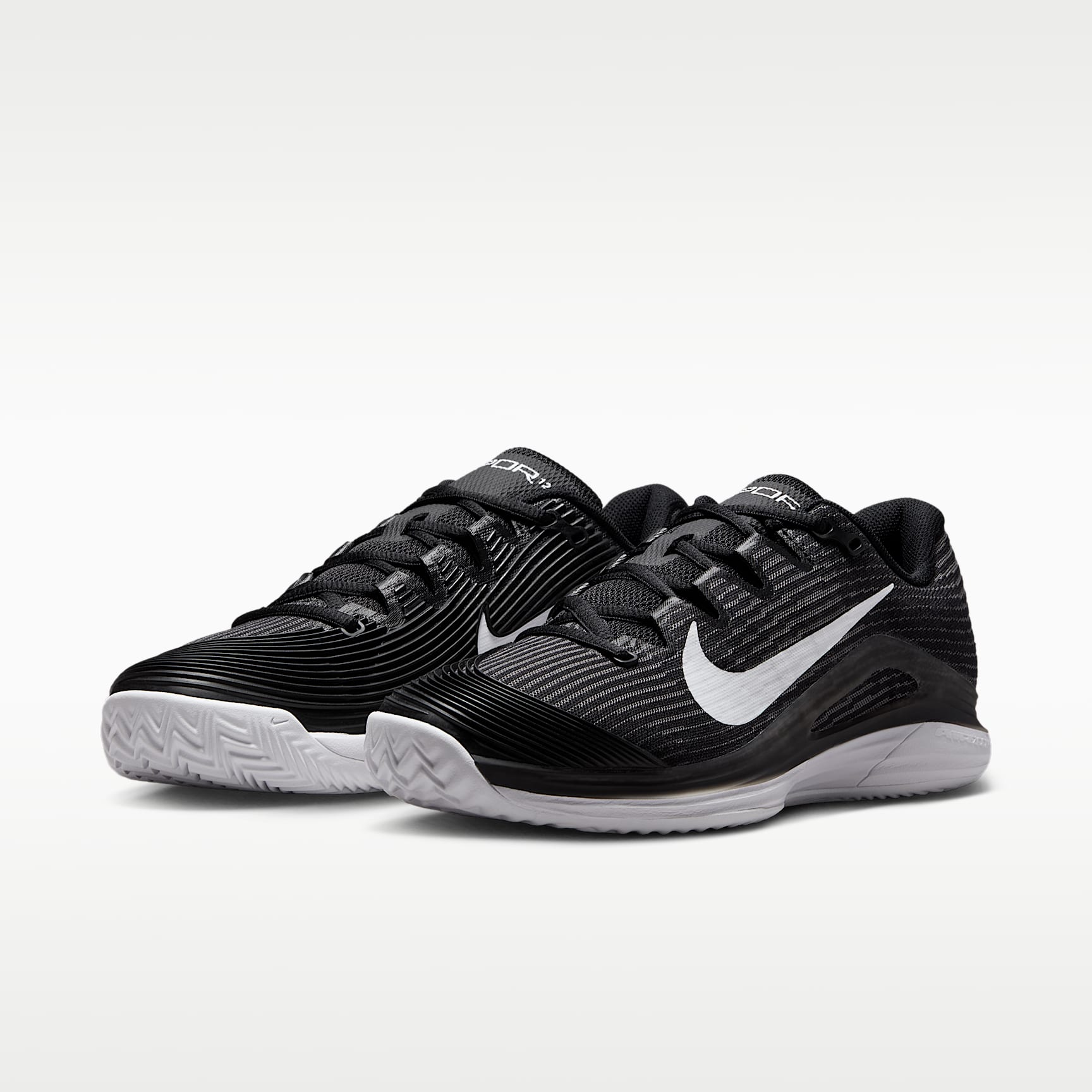 Nike Vapor 12 Tennisschuh für Clay Courts (Damen) – Schwarz/Dark Smoke Grey/Weiß