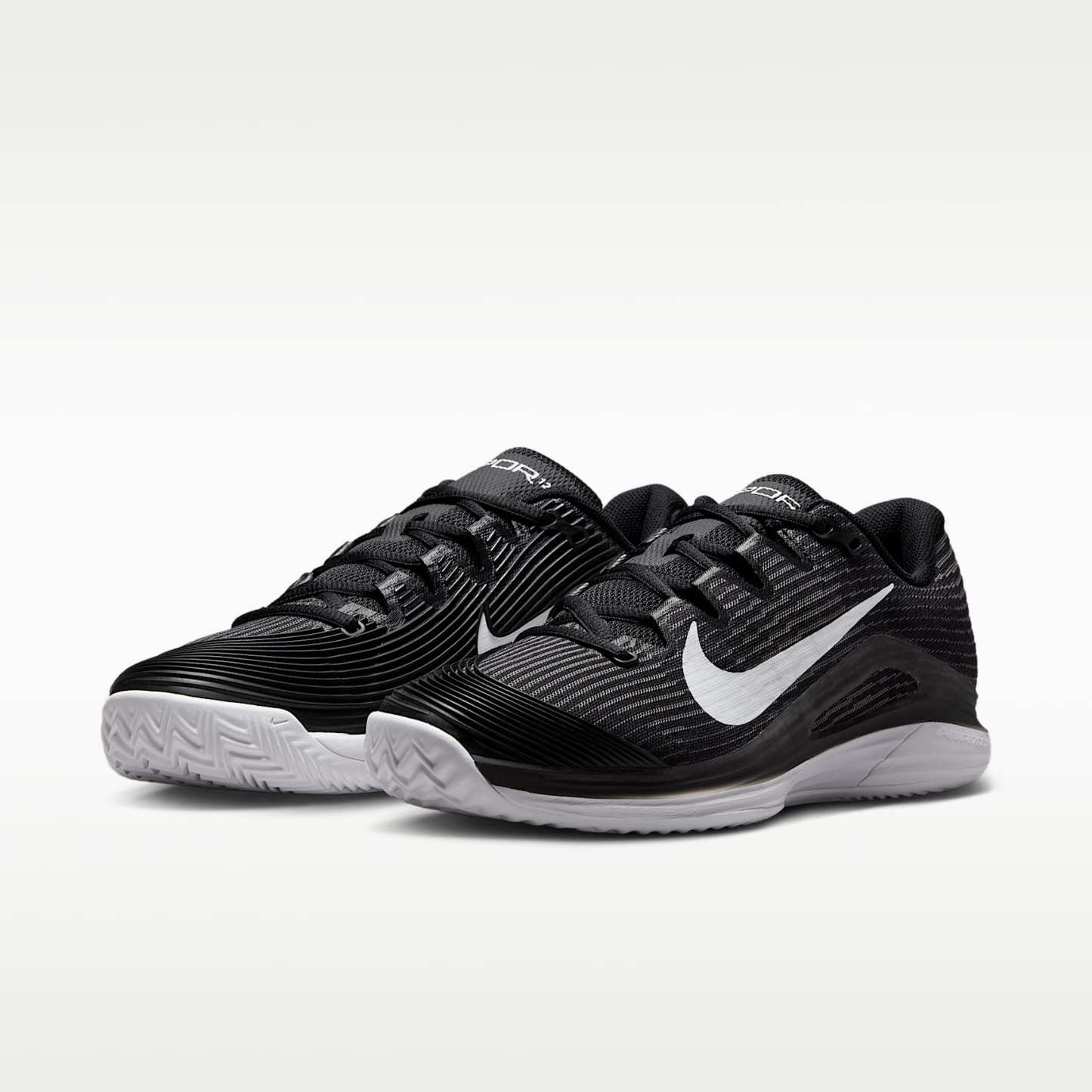 Nike Vapor 12 Tennisschuh für Clay Courts (Damen) – Schwarz/Dark Smoke Grey/Weiß