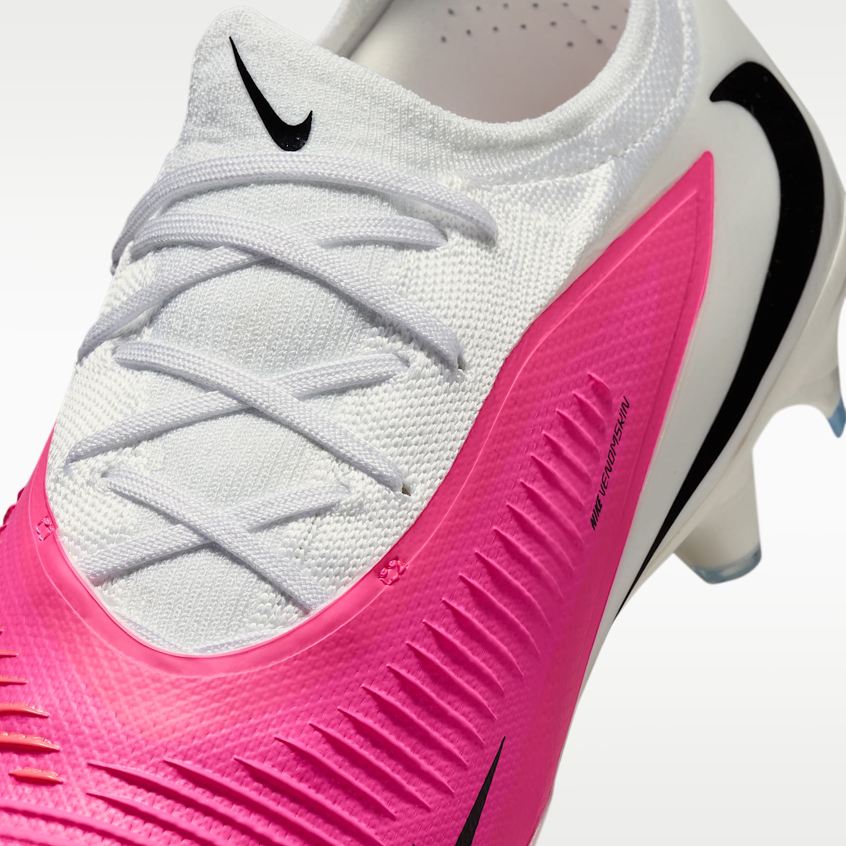 Nike Phantom 6 Low Pro Fußballschuh für normalen Rasen – Multi-Color/Schwarz