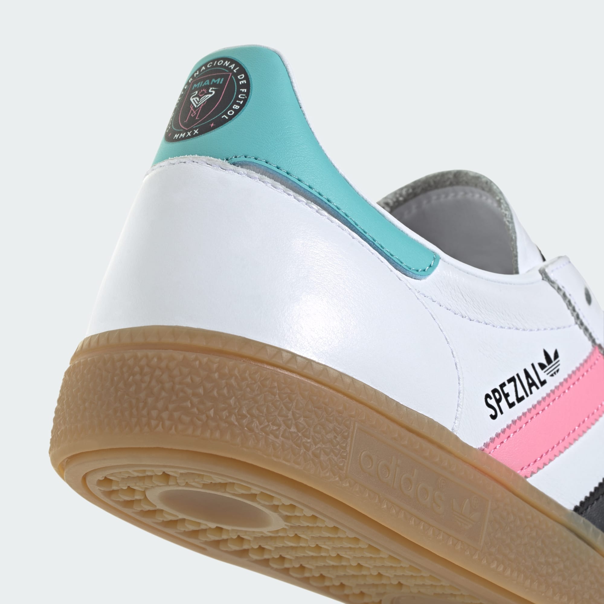 HANDBALL SPEZIAL SCHUH – Cloud White / Easy Mint / Core Black – KI5243