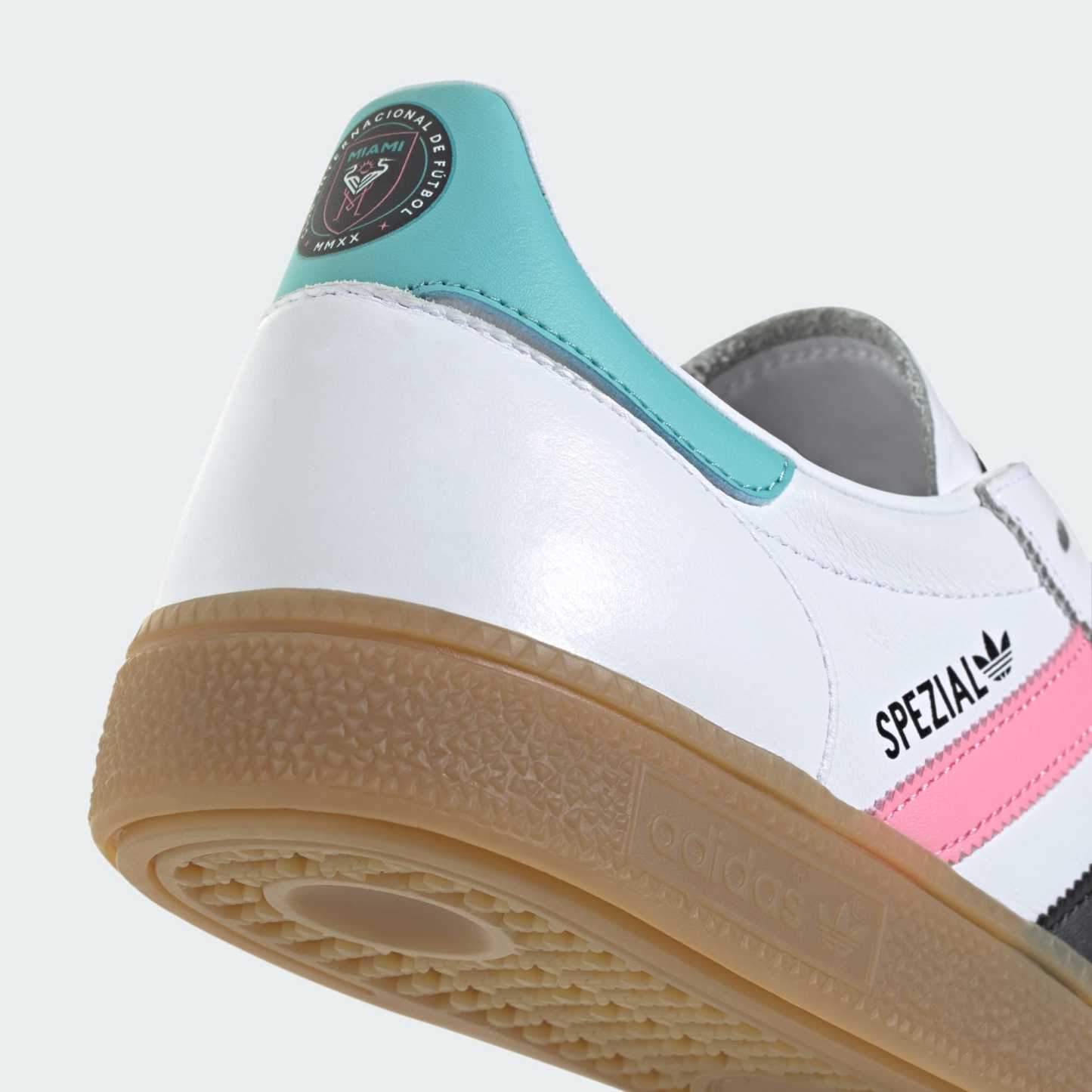 HANDBALL SPEZIAL SCHUH – Cloud White / Easy Mint / Core Black – KI5243