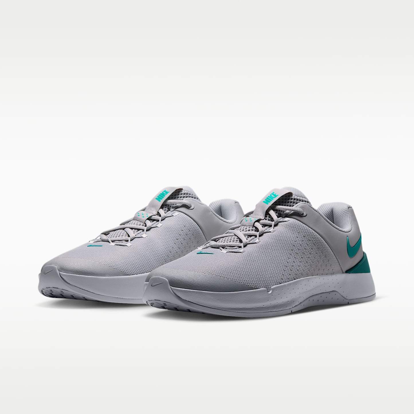 Nike MC Trainer 4 Trainingsschuh (Herren) – Grey Fog/Light Smoke Grey/Energy