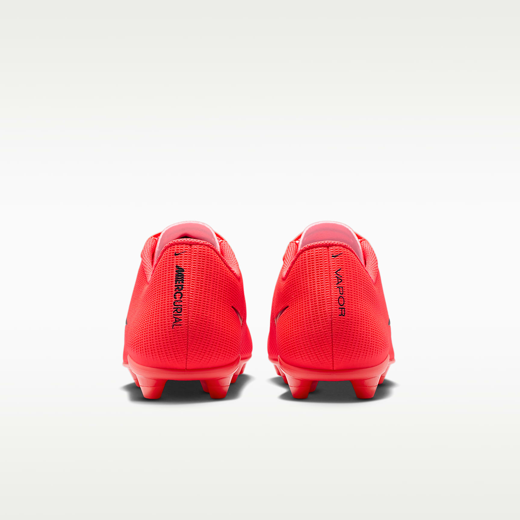 Nike Mercurial Vapor 17 Club Low-Top-Fußballschuh für verschiedene Böden – Bright Crimson/Blur