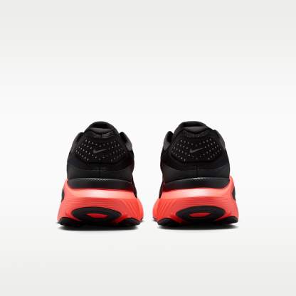 Nike Structure 26 Straßenlaufschuh (Herren) – Schwarz/Bright Crimson/Dark Smoke Grey/Metallic Dark Grey