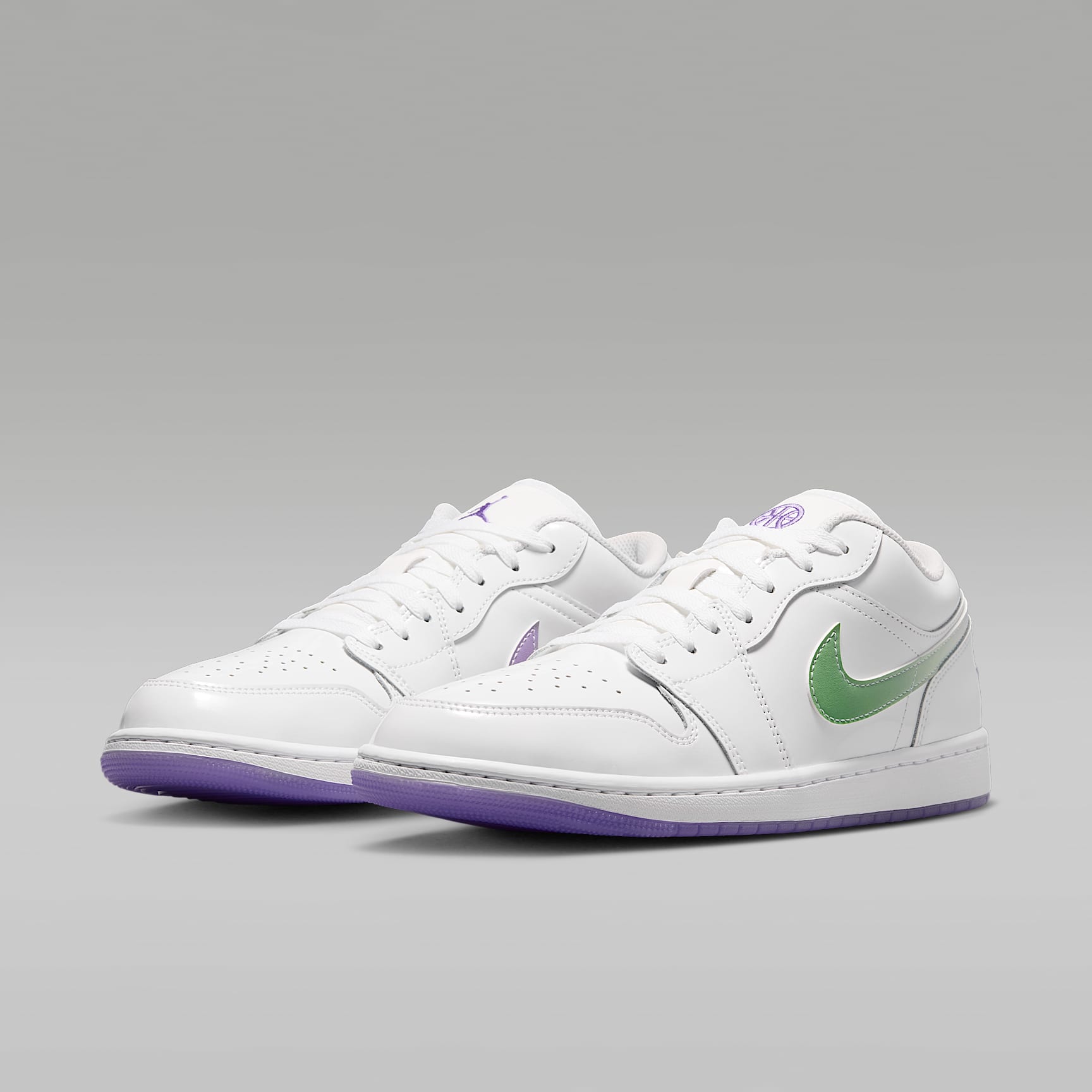 Air Jordan 1 Low SE Quai 54 Herrenschuh – Weiß/Key Lime/Action Grape