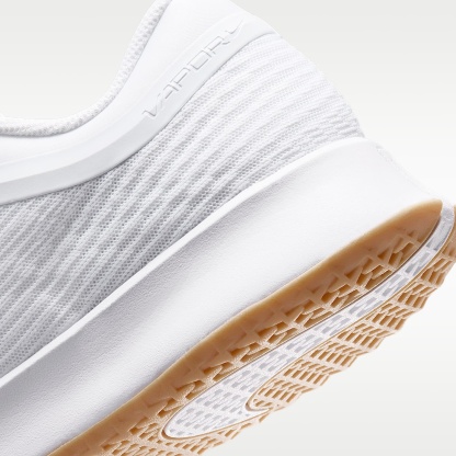 Nike Vapor Pro 3 Tennisschuh für Hartplätze (Herren) – Weiß/Summit White/Linen/Light Orewood Brown