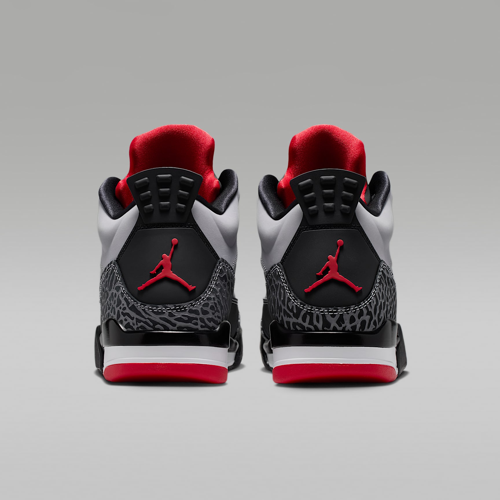 Jordan Son of Mars Low Herrenschuh – Cement Grey/Schwarz/Fire Red/Weiß