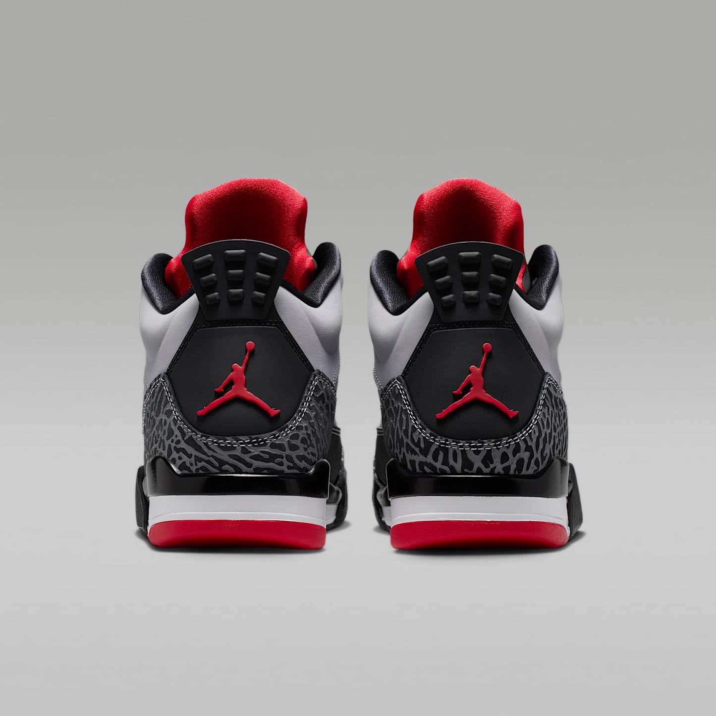 Jordan Son of Mars Low Herrenschuh – Cement Grey/Schwarz/Fire Red/Weiß